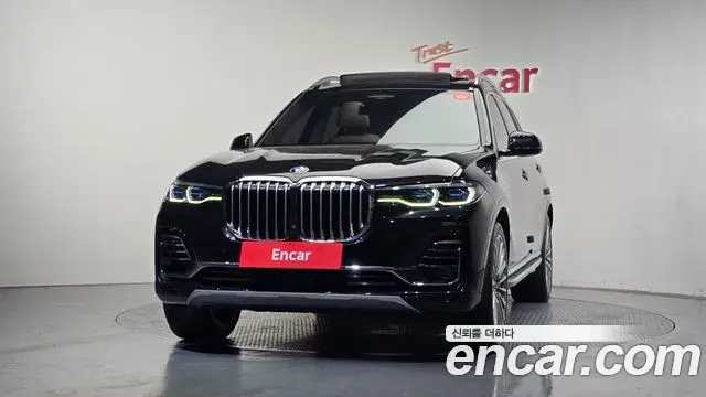 BMW X7 2022 — ფოტო 17/35