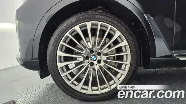 BMW X7 2022 — ფოტო 5/35