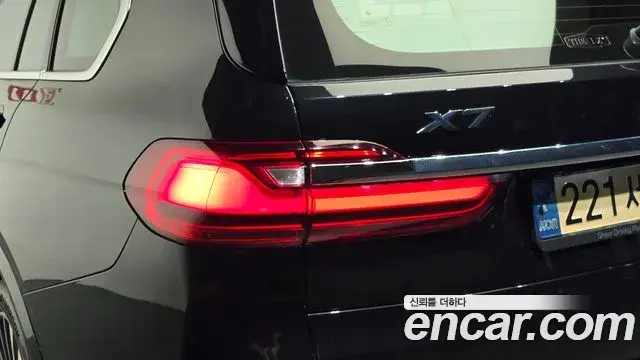 BMW X7 2022 — ფოტო 14/35