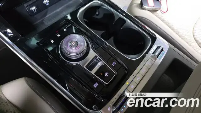 Kia Carnival 2022 — Photo 19/20