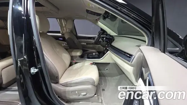 Kia Carnival 2022 — Photo 17/20