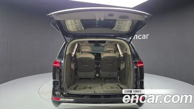 Kia Carnival 2022 — Photo 12/20