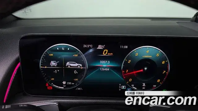 Mercedes-Benz GLB-Class 2021 — Фото 8/20