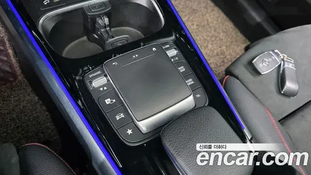 Mercedes-Benz GLB-Class 2021 — Фото 19/20