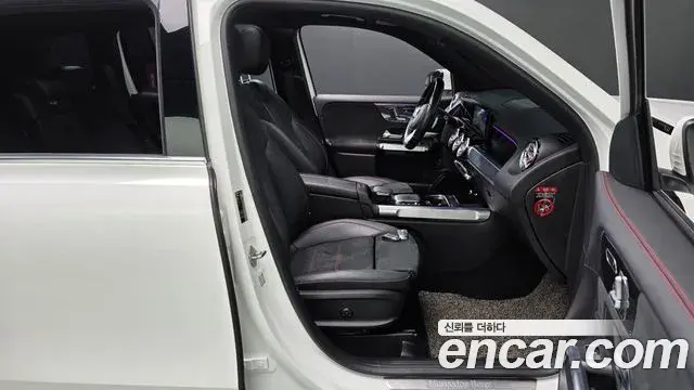 Mercedes-Benz GLB-Class 2021 — Şəkil 19/31