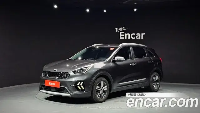 Kia Niro 2021 — ფოტო 33/36