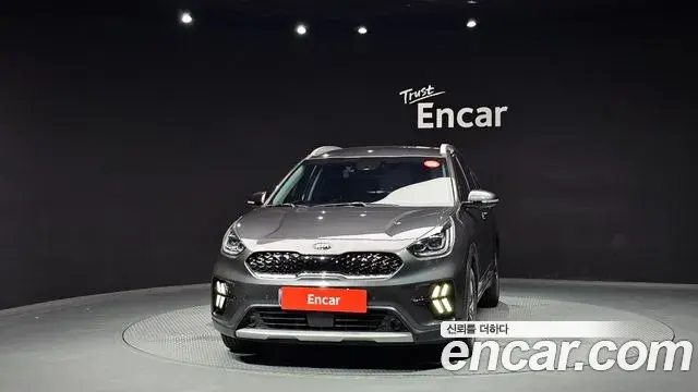 Kia Niro 2021 — ფოტო 25/36
