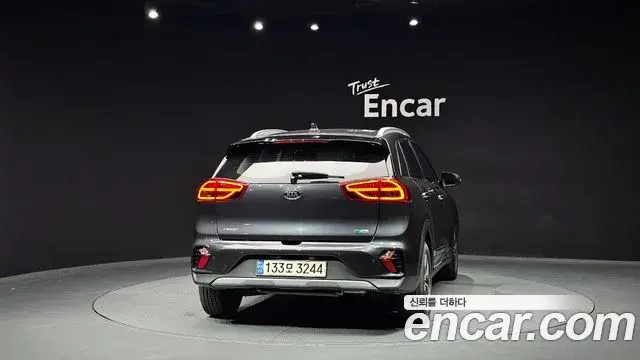 Kia Niro 2021 — ფოტო 29/36