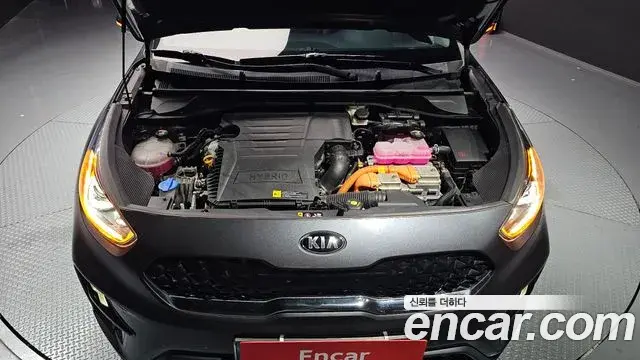 Kia Niro 2021 — ფოტო 7/36
