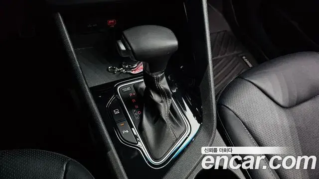 Kia Niro 2021 — ფოტო 31/36