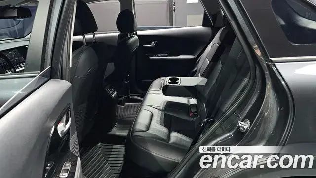 Kia Niro 2021 — ფოტო 20/36