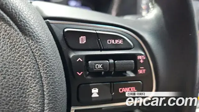 Kia Niro 2021 — ფოტო 11/36