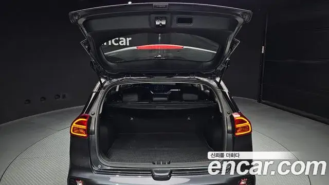 Kia Niro 2021 — ფოტო 5/36