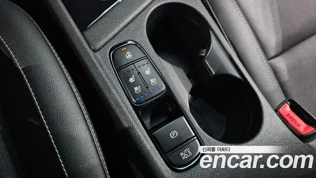 Kia Niro 2021 — ფოტო 22/36