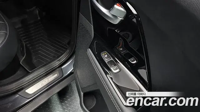 Kia Niro 2021 — ფოტო 1/36