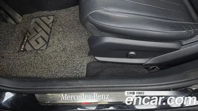 Mercedes-Benz E-Class 2019 — Photo 31/34