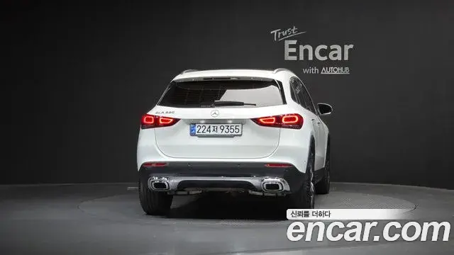 Mercedes-Benz GLA-Class 2021 — Фото 4/20