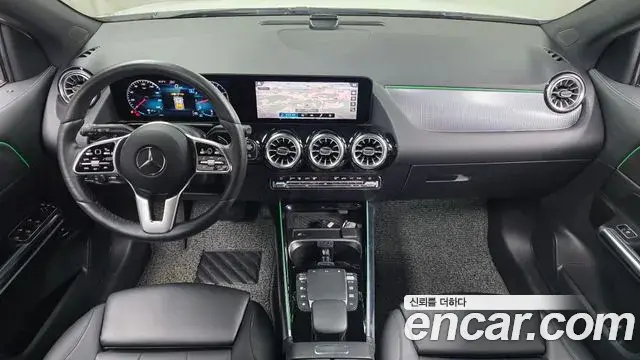 Mercedes-Benz GLA-Class 2021 — Фото 7/20