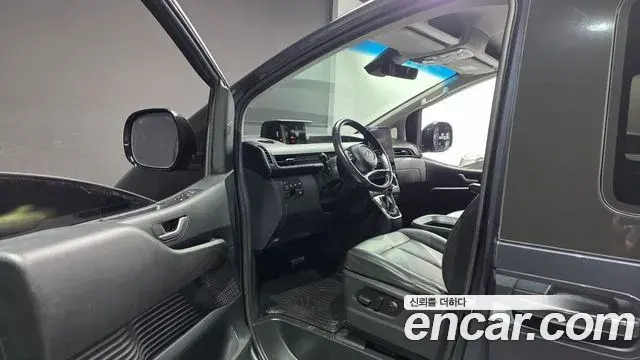 Hyundai Staria 2022 — Photo 13/20