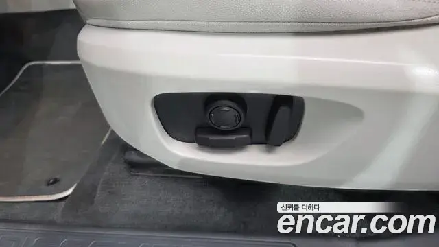 Land Rover Discovery Sport 2018 — ფოტო 18/31