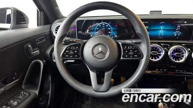 Mercedes-Benz A-Class 2019 — Şəkil 20/30