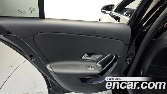 Mercedes-Benz A-Class 2019 — Şəkil 15/30