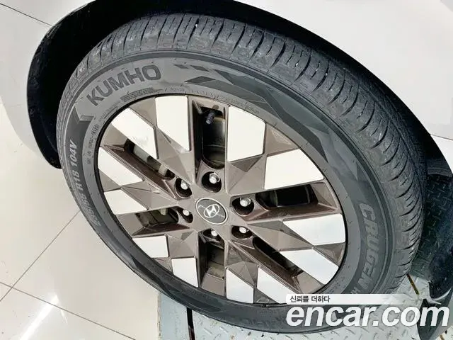 Hyundai Staria 2022 — Фото 4/20