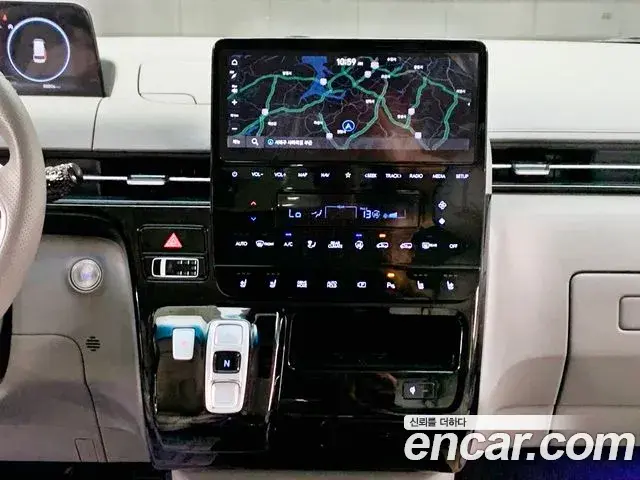 Hyundai Staria 2022 — Фото 12/20