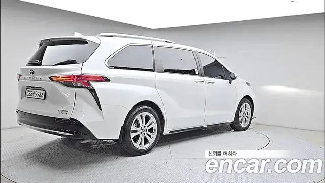 Toyota Sienna 2023 — Şəkil 4/18
