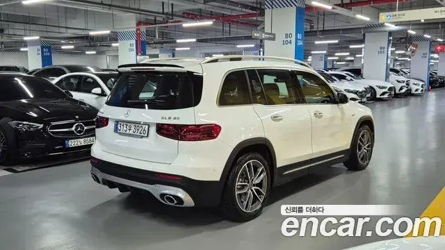 Mercedes-Benz GLB-Class 2025 — Фото 3/20