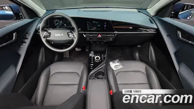 Kia Niro 2025 — Photo 18/37