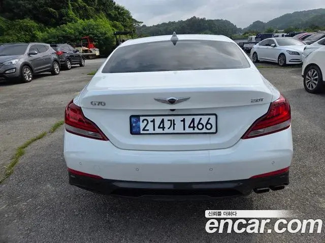 Genesis G70 2020 — Photo 2/10