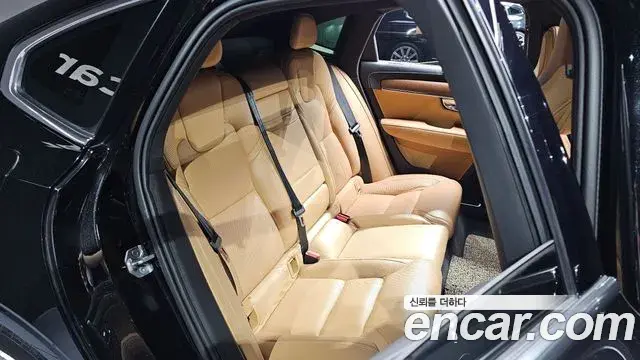 Volvo S90 2019 — Şəkil 32/37