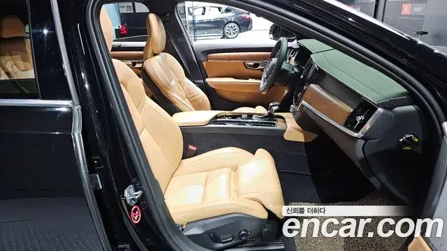 Volvo S90 2019 — Şəkil 19/37
