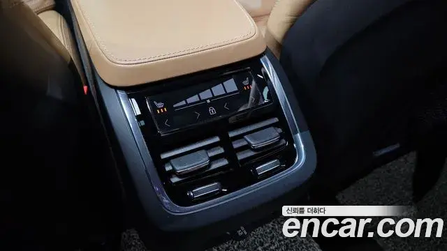 Volvo S90 2019 — Şəkil 28/37