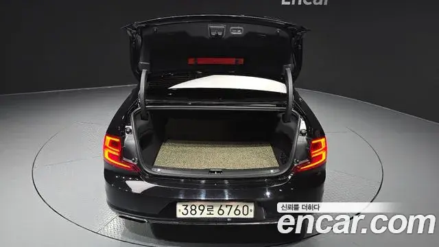 Volvo S90 2019 — Şəkil 10/37