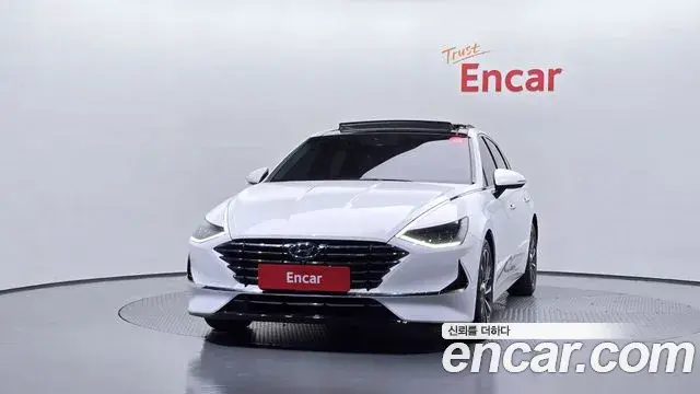 Hyundai Sonata Hybrid 2019 — Photo 19/34