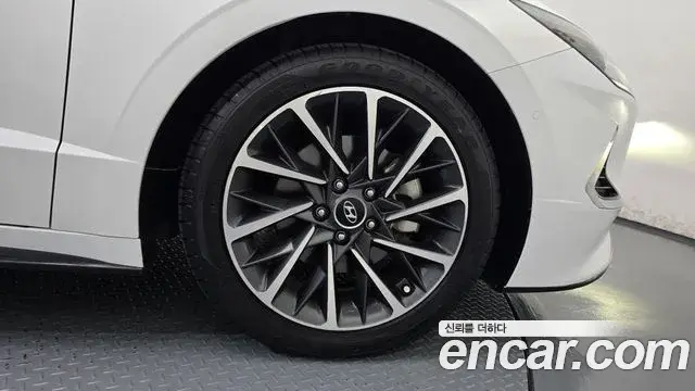 Hyundai Sonata Hybrid 2019 — Photo 5/34