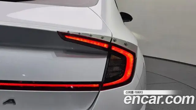 Hyundai Sonata Hybrid 2019 — Photo 11/34