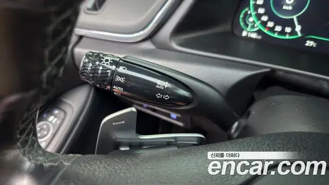 Hyundai Sonata Hybrid 2019 — Photo 15/34