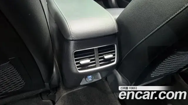 Hyundai Sonata Hybrid 2019 — Photo 27/34