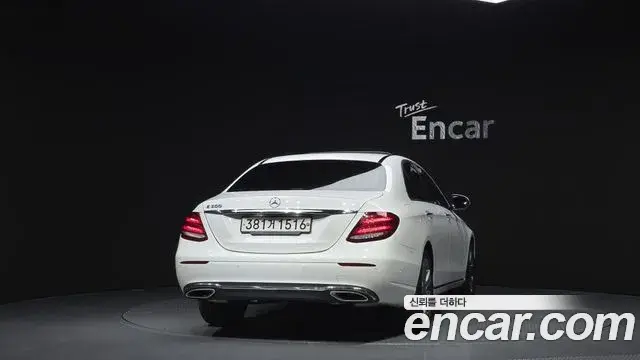 Mercedes-Benz E-Class 2019 — Фото 4/20