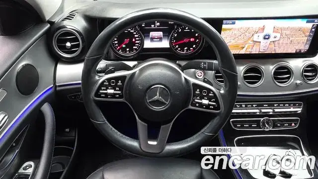 Mercedes-Benz E-Class 2019 — Фото 13/20