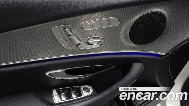 Mercedes-Benz E-Class 2019 — Photo 21/33