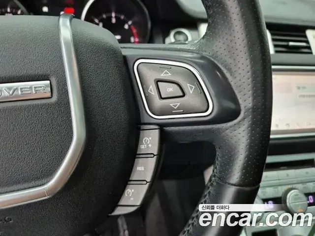 Land Rover Range Rover Evoque 2018 — ფოტო 16/20