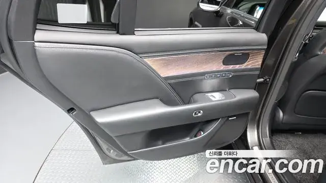 Genesis G90 2022 — Şəkil 35/38