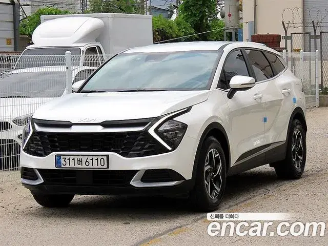Kia Sportage 2021 — ფოტო 13/18