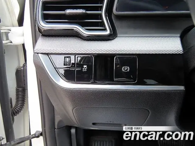 Kia Sportage 2021 — ფოტო 17/18