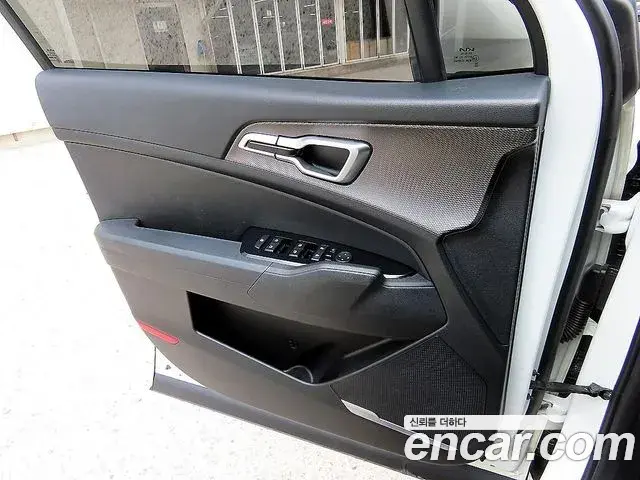 Kia Sportage 2021 — ფოტო 18/18