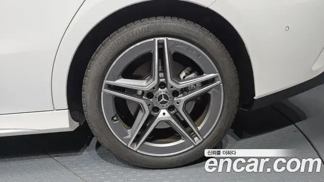 Mercedes-Benz CLA-Class 2024 — Photo 14/31